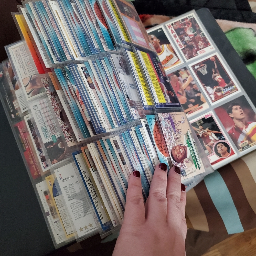 Small collection of basketball cards